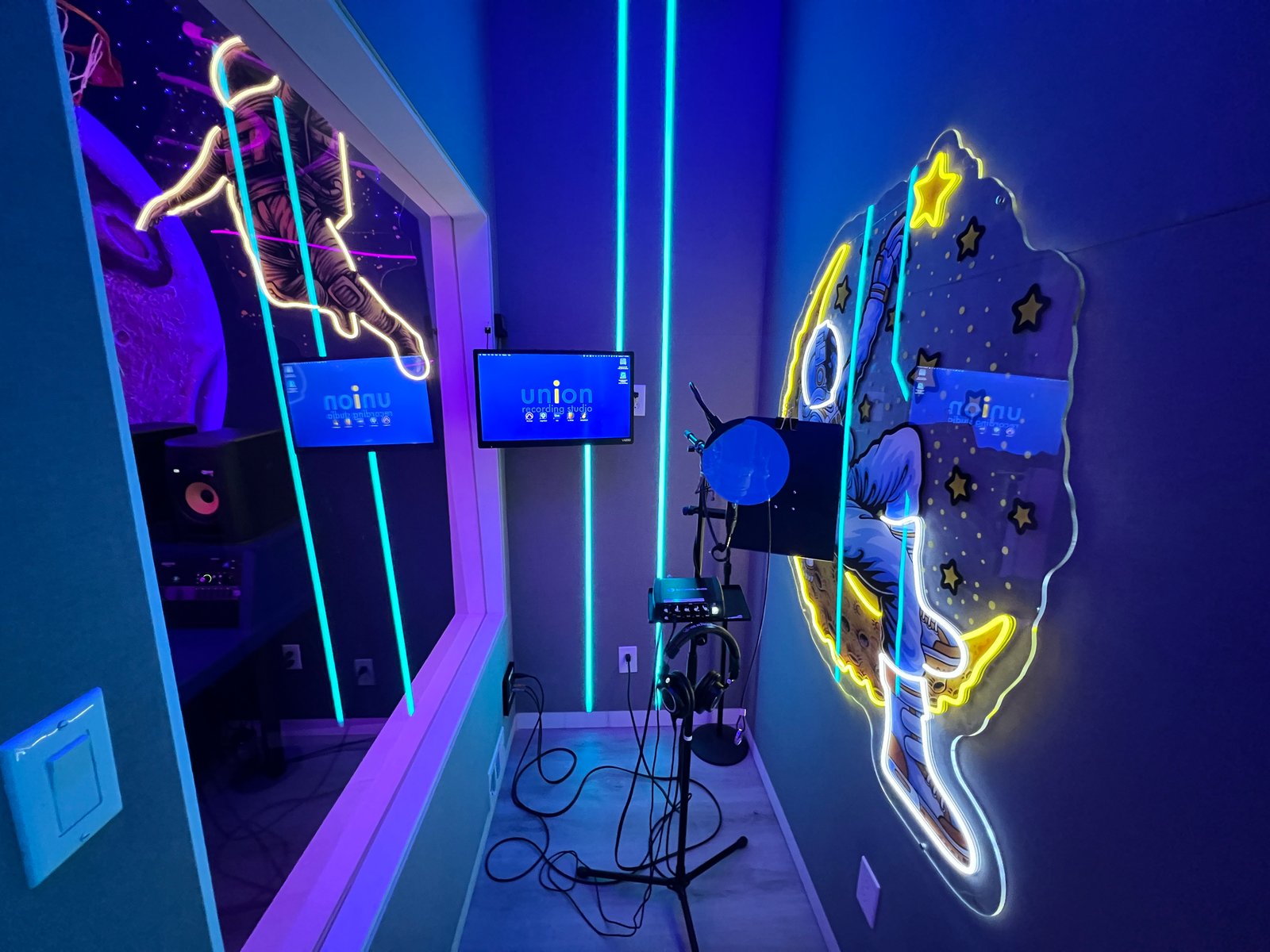 How much does studio time cost in LA? - UNION Recording Studio UNION Recording Studio recording session cost comparison - East Hollywood Los Angeles