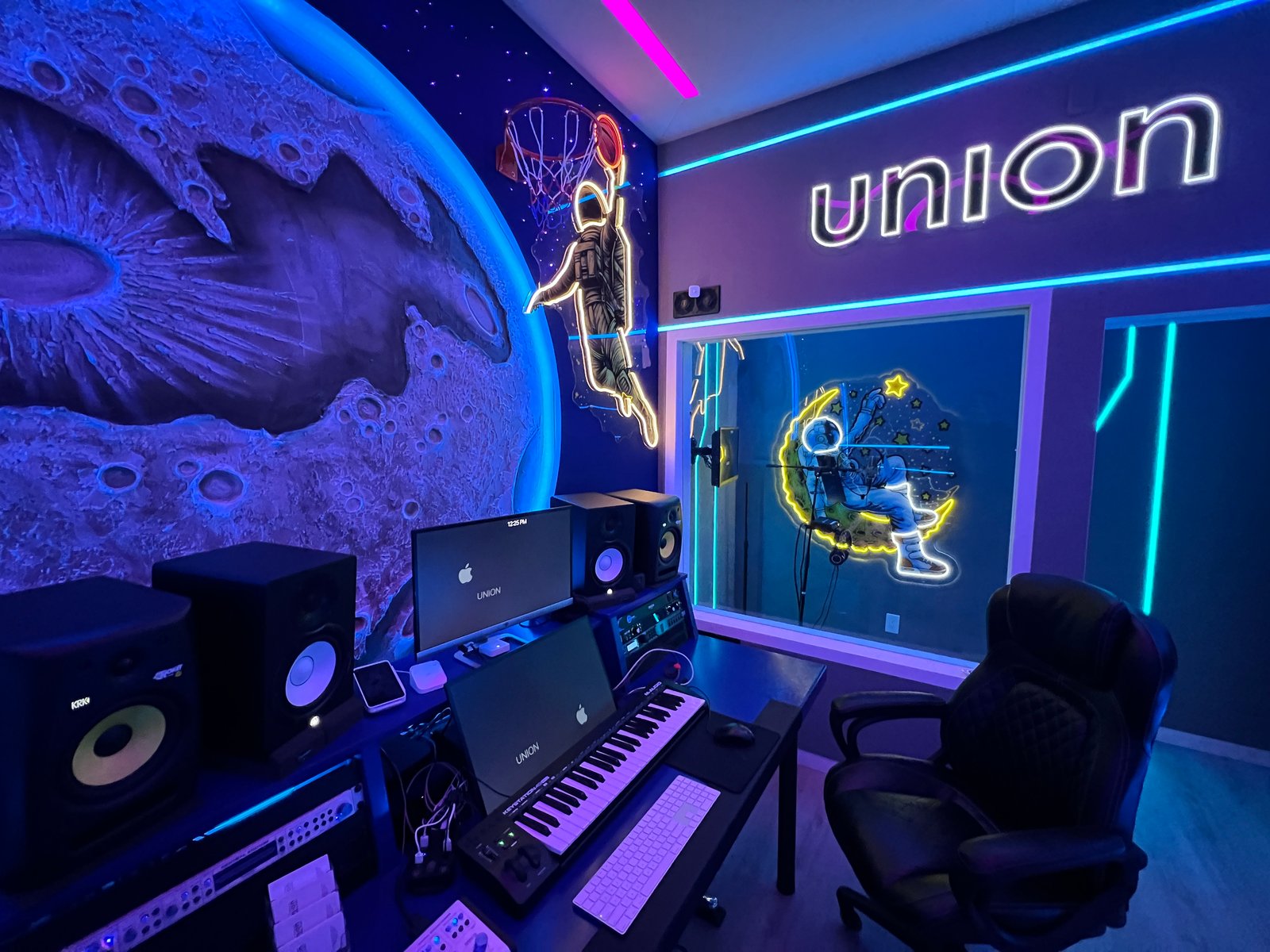 What Beginners Actually Need for a Recording Studio Session in LA
