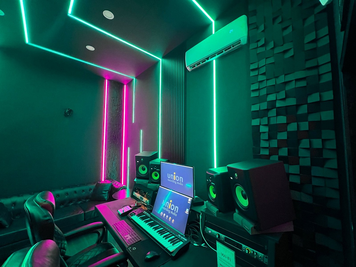 The Best Recording Studio in East Hollywood (With Rates Starting at $11/hr)
