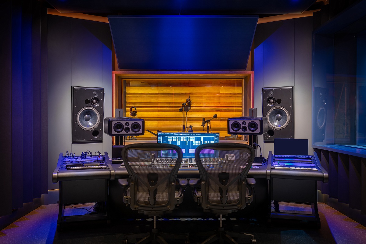 Do Indie Artists Still Need a Recording Studio? 9 Times You Do and 3 Times You Don’t