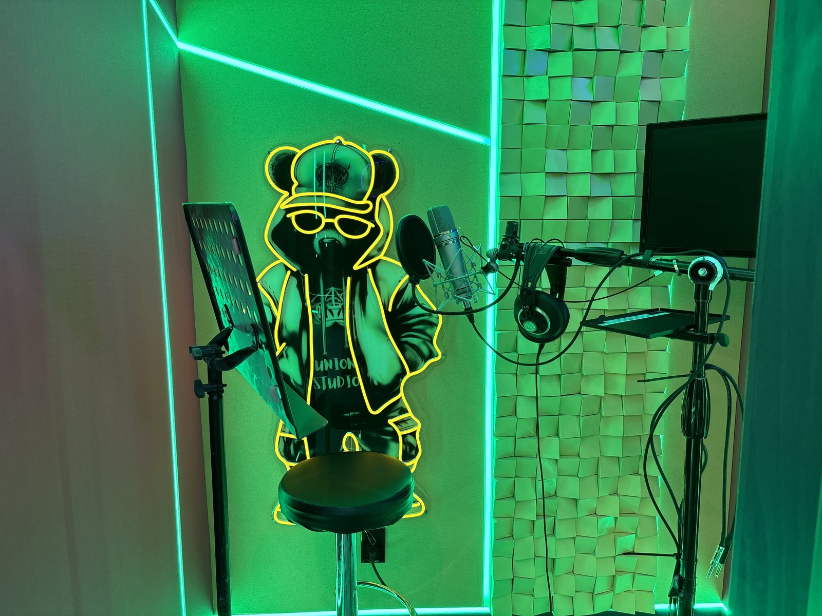 How to Rap Fast: A Beginner's Guide to Speed, Flow, and Your First Recording Session